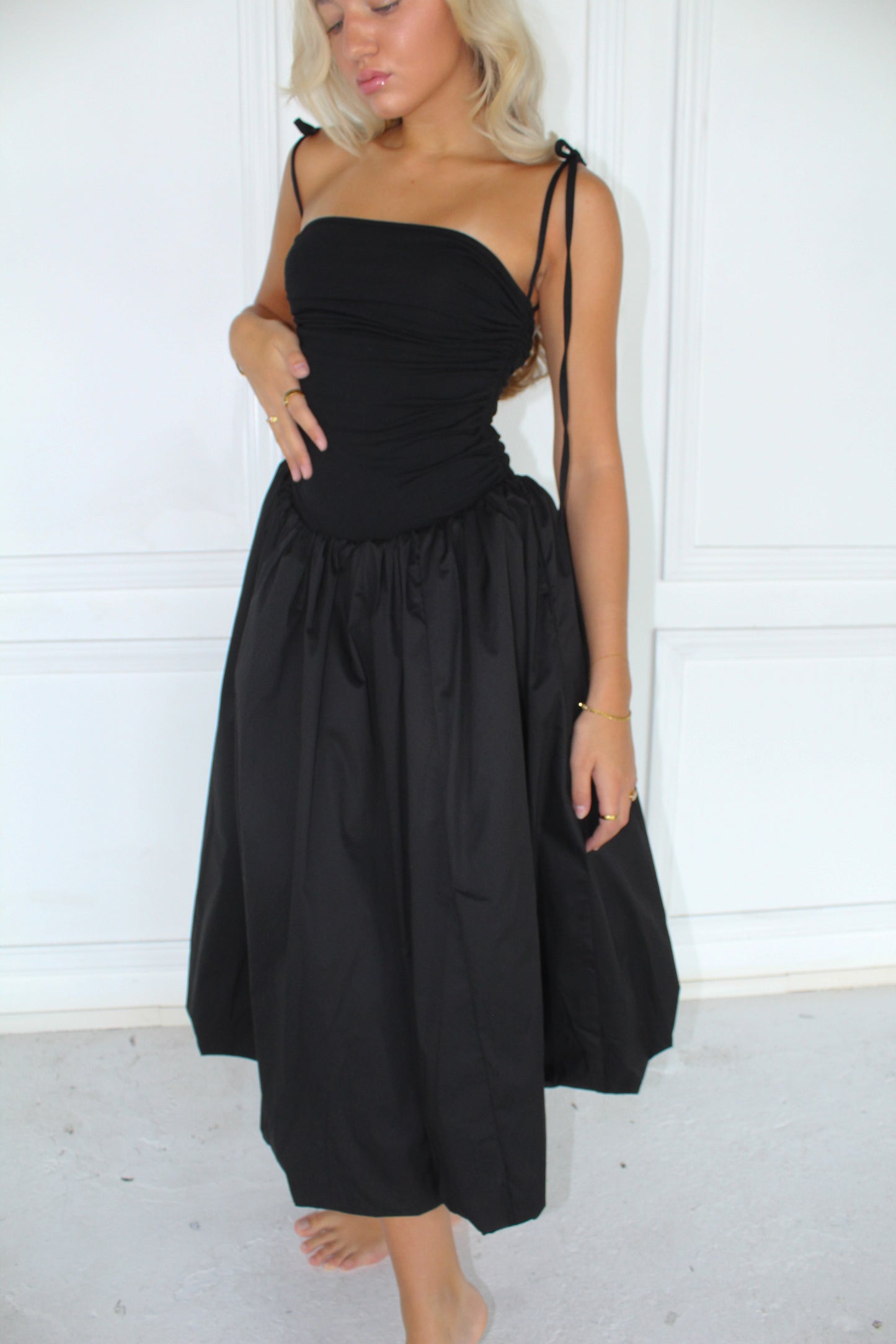 lottie puffball midi dress in black