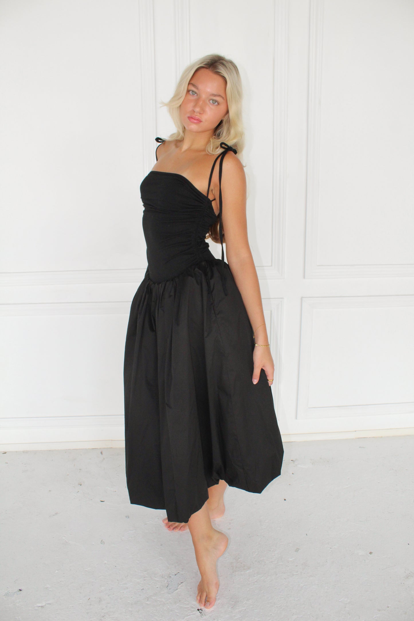 lottie puffball midi dress in black